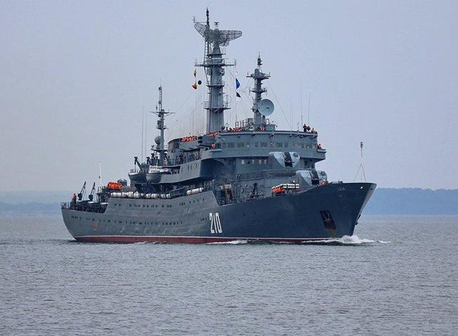 Tàu chiến mặt nước trong cụm chiến đấu tàu sân bay Nga. Ảnh: QQ.