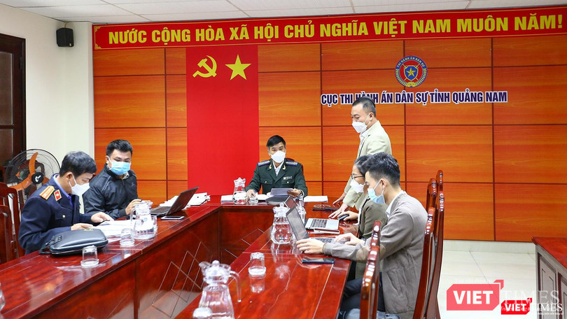 Ông Trương Văn Hào - Tổng Giám đốc Công ty CP đầu tư Hoàng Nhất Nam ý kiến tại buổi làm việc Ông Trương Văn Hào - Tổng Giám đốc Công ty CP đầu tư Hoàng Nhất Nam ý kiến tại buổi làm việc