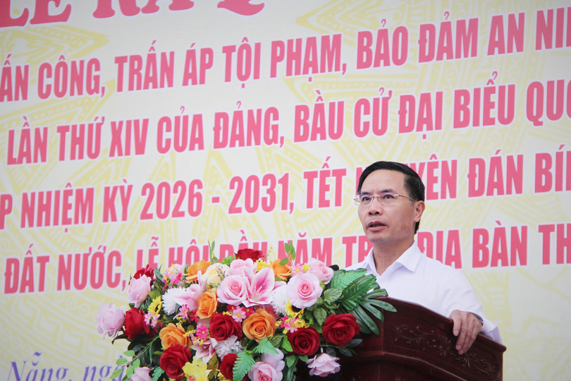 Ông Phạm Đức Ấn, Chủ tịch UBND TP Đà Nẵng phát biểu chỉ đạo tại buổi ra quân.