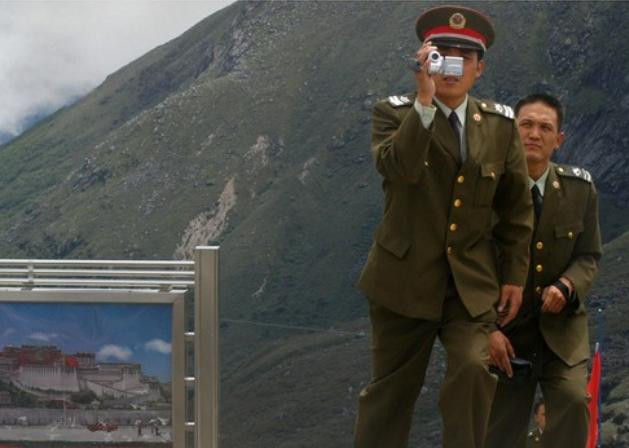 Binh sĩ Quân đội Trung Quốc ở khu vực biên giới Tây Tạng. Ảnh: Dwnews