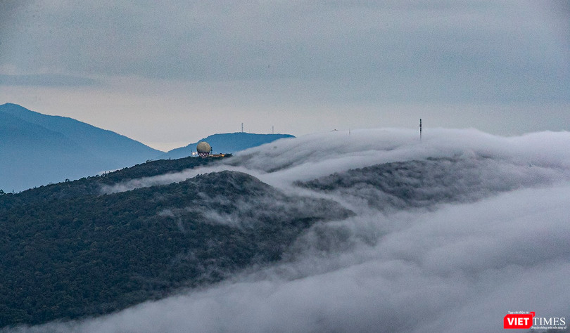 Suối mây đẹp ngỡ ngàng ở Sơn Trà trong ngày Tết Quý Mão