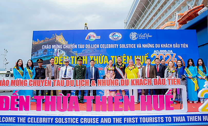 Du khách xông đất tỉnh Thừa Thiên Huế trong ngày đầu năm Tết Giáp Thìn 2024