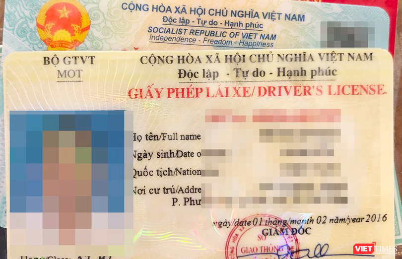 Bưu điện Quảng Nam phối hợp với Sở GTVT tỉnh này triển khai hướng dẫn cấp đổi giấy phép lái xe và cấp hộ chiếu trực tuyến tại các bưu điện trung tâm.