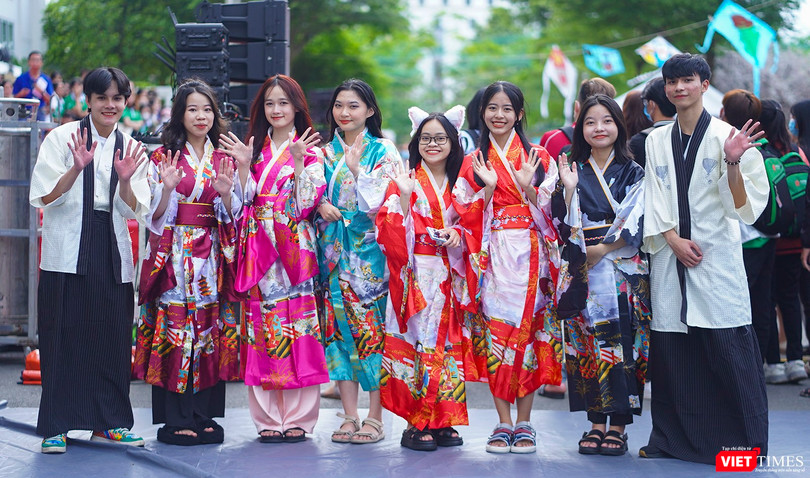 Trình diễn trang phục Kimono truyền thống của Nhật Bản tại lễ hội giao lưu văn hoá Việt-Nhật 