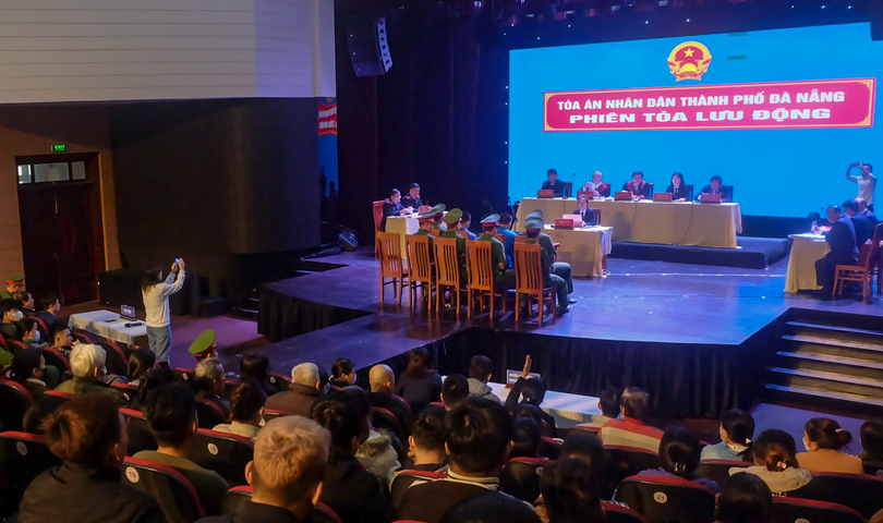 Quang cảnh phiên toà xét xử vụ án cướp Ngân hàng BIDV ở Đà Nẵng 