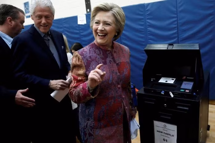 Bà Hillary Clinton