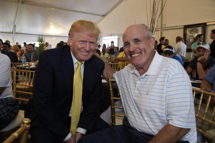 Tổng thống đắc cử Mỹ Donald Trump và ông Rudy Giuliani. Ảnh: New York Daily News