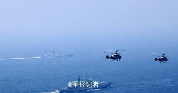 Ngày 1/8/2016, ba hạm đội lớn của Hải quân Trung Quốc tiến hành tập trận bắn đạn thật ở biển Hoa Đông. Trong hình là tàu Trịnh Châu bắn tên lửa đối hải. Ảnh: Chinanews