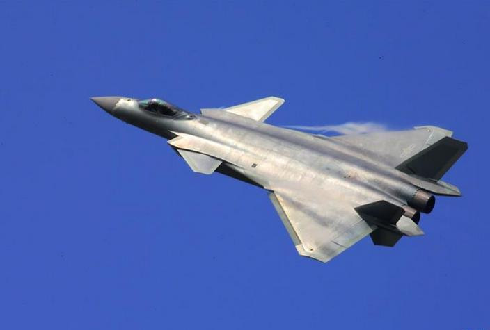 Máy bay chiến đấu J-20 tại Triển lãm hàng không Chu Hải, Trung Quốc ngày 1/11/2016. Ảnh: Tân Hoa xã