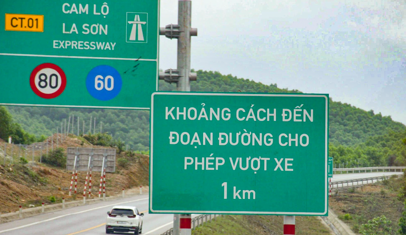 Cao tốc La Sơn - Cam Lộ.
