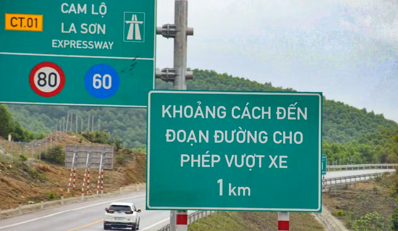 Cao tốc La Sơn - Cam Lộ.