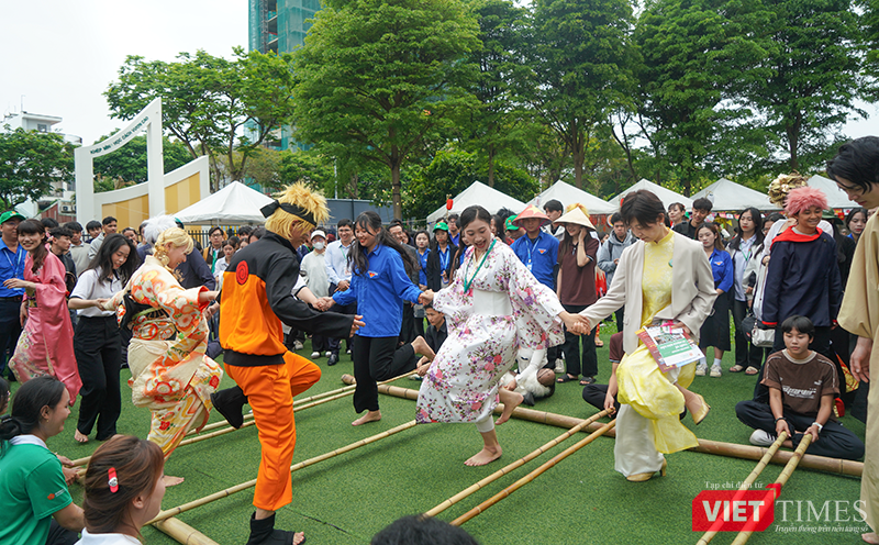 vt_viet nhat 1 phu nhan TLS.png