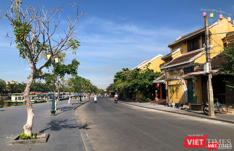 Đường Bạch Đằng (Hội An, Quảng Nam) vắng vẻ sau dịch COVID-19