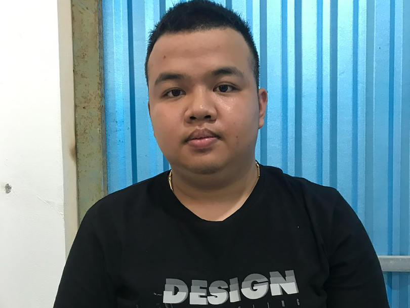 Đối tượng Nguyễn Tấn Tôn tại cơ quan công an