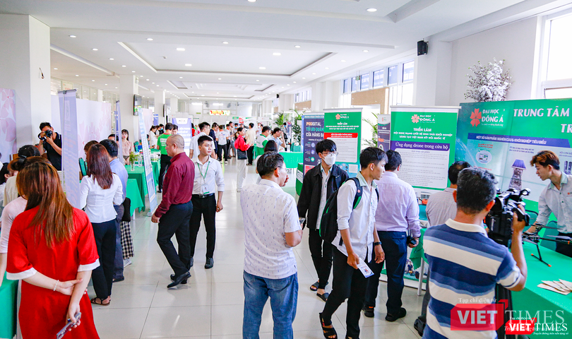 Quang cảnh triển lãm khởi nghiệp tại điểm cầu Đà Nẵng