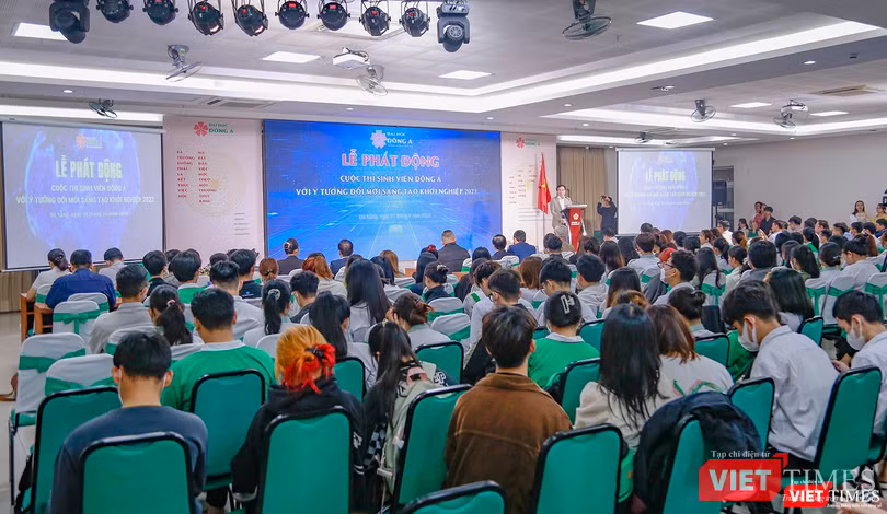 Quang cảnh lễ phát động Cuộc thi Sinh viên khởi nghiệp đổi mới sáng tạo ĐH Đông Á lần 2 năm 2023.