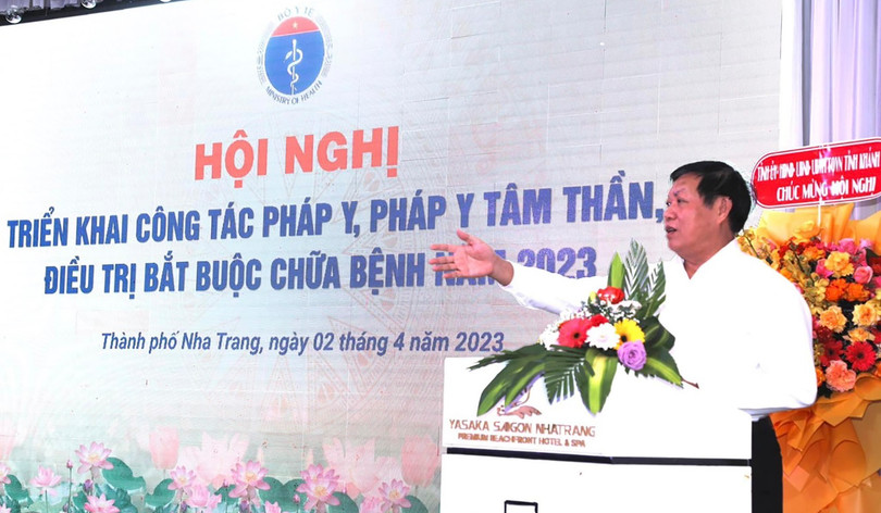 Thứ trưởng Thưởng trực Bộ Y tế Đỗ Xuân Tuyên phát biểu tại hội nghị