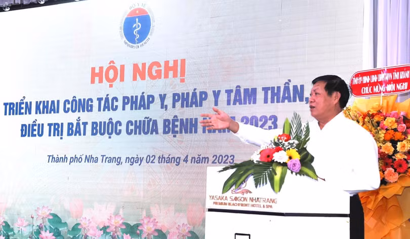 Thứ trưởng Thưởng trực Bộ Y tế Đỗ Xuân Tuyên phát biểu tại hội nghị