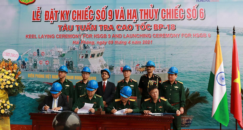 Quang cảnh lễ hạ thuỷ và đặt ky cho 2 trong số 12 tàu tuần tra cao tốc đang được đóng cho Bộ Tư lệnh Bộ đội Biên phòng Việt Nam (ảnh Đại sứ quán Ấn Độ cung cấp)