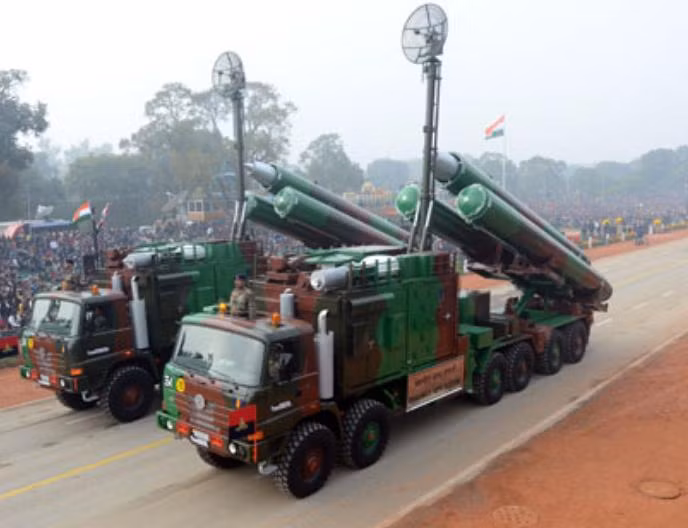 Tên lửa hành trình siêu âm BrahMos do Ấn Độ và Nga hợp tác sản xuất. Ảnh: Cankao.