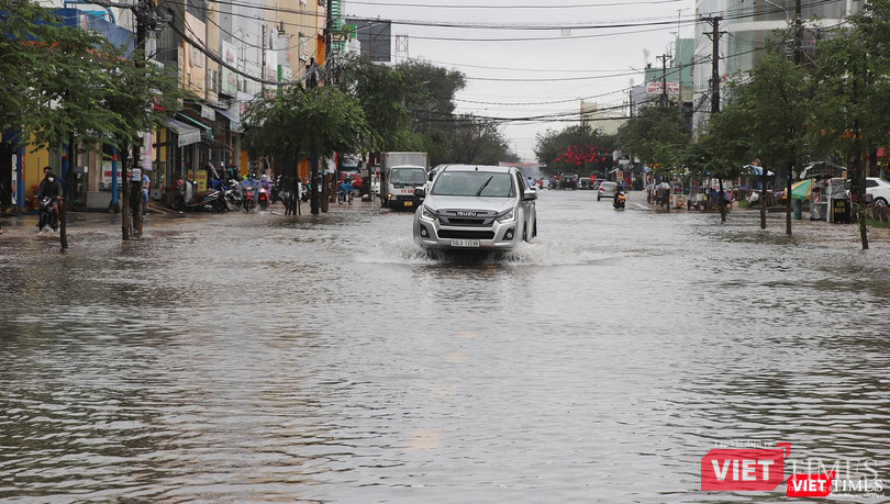 Các tuyến đường chính ở TP Tam Kỳ (Quảng Nam) xâm xấp nước