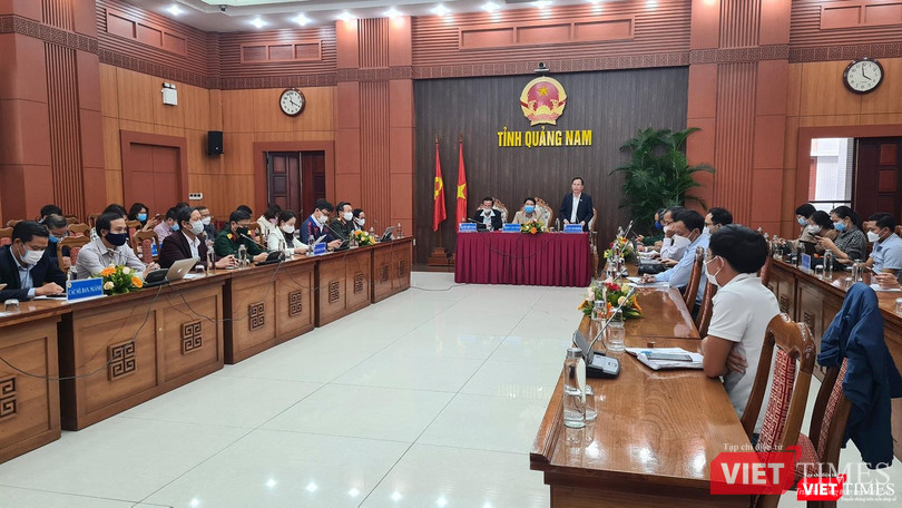 Quang cảnh buổi họp báo công bố thông tin