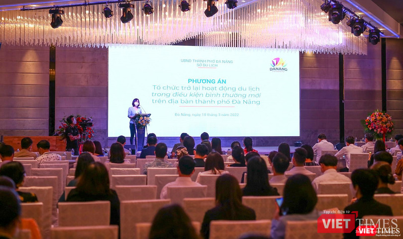 Quang cảnh sự kiện công bố phương án tổ chức trở lại hoạt động du lịch trong điều kiện bình thường mới trên địa bàn TP Đà Nẵng đến các cơ quan đơn vị, doanh nghiệp trên địa bàn.