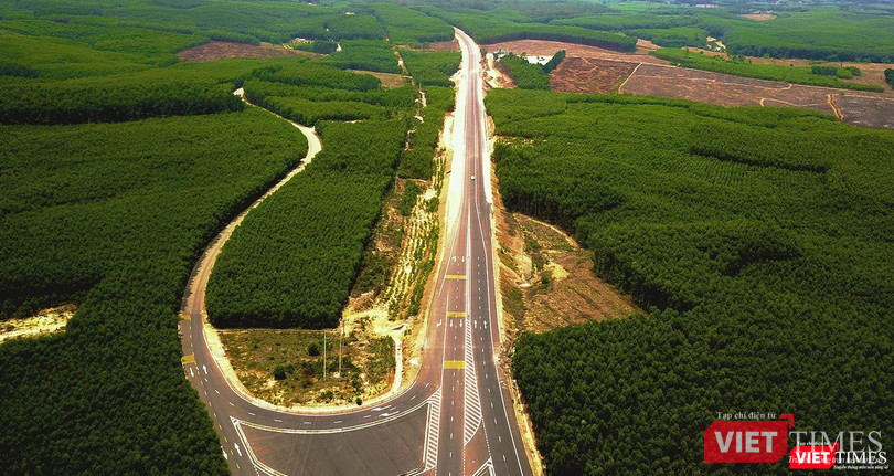 Dự án cao tốc La Sơn - Tuý Loan nhìn từ trên cao