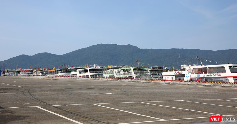 Bến du thuyền trên đường Bạch Đẳng ở Đà Nẵng vắng khách du lịch do dịch COVID-19