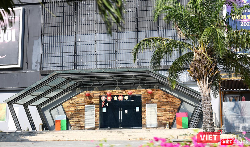 Rạp chiếu phim cũng chung cảnh