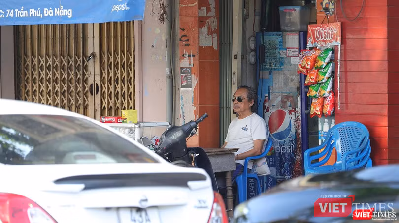 Người dân tự giác ở nhà, hạn chế ra ngoài