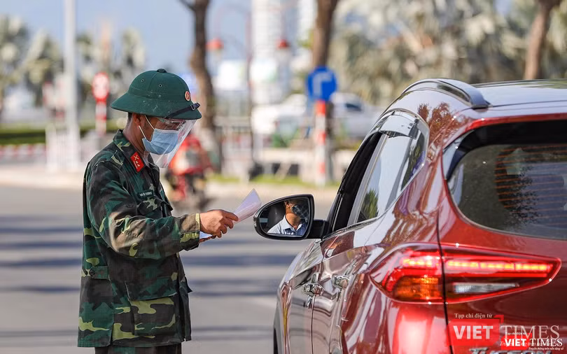Cả lực lượng quân đội cũng được huy động trong "cuộc chiến" chống COVID-19 này