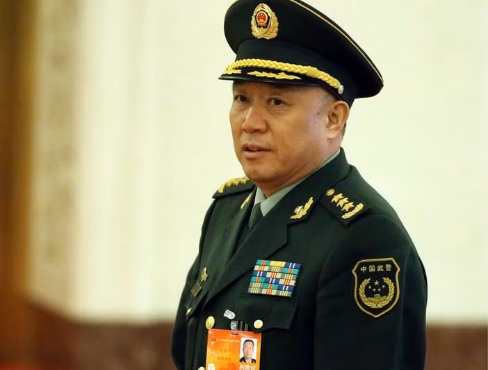 Thượng tướng Vương Kiến Bình, Phó Tham mưu trưởng Bộ Tham mưu liên hợp Quân ủy Trung ương Trung Quốc bị bắt ngày 25/8/2016, được cho là thân tín của Chu Vĩnh Khang - nguyên Ủy viên thường vụ Bộ Chính trị Đảng Cộng sản Trung Quốc, bị phạt tù chung thân vì tội tham nhũng. Ảnh Đa Chiều.