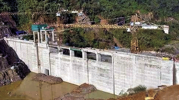 Nhà máy thủy điện Myitsone sẽ trở thành tiêu điểm trong chuyến thăm Trung Quốc lần này của bà Aung san Suu kyi. Ảnh: Đại Công báo, Hồng Kông