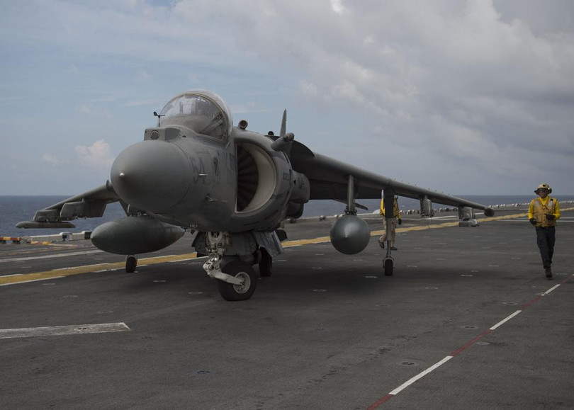 Tàu tấn công đổ bộ USS Boxer LHD4 Hải quân Mỹ trên Biển Đông ngày 5/8/2016. Ảnh: news.qq.com.