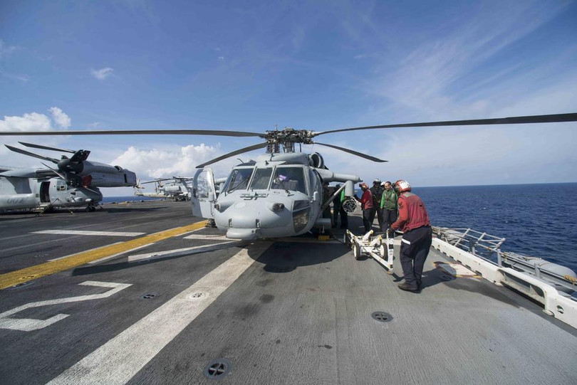 Tàu tấn công đổ bộ USS Boxer LHD4 Hải quân Mỹ trên Biển Đông ngày 5/8/2016. Ảnh: news.qq.com.