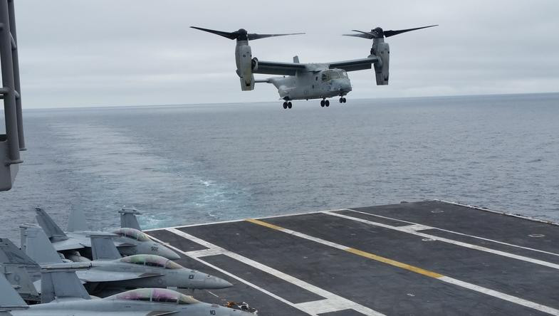Máy bay vận tải MV-22B hạ cánh trên tàu sân bay USS Carl Vinson CVN-70. Ảnh: news.usni.org
