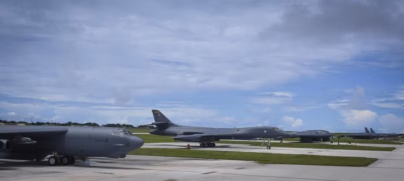 Ngày 11/8/2016, máy bay ném bom chiến lược B-52H, máy bay ném bom chiến lược siêu âm B-1B và máy bay ném bom chiến lược tàng hình B-2A đã tập kết ở căn cứ Guam. Ảnh: Người quan sát, Trung Quốc,