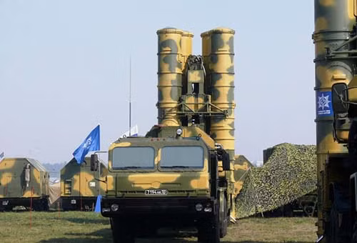 Hệ thống tên lửa phòng không S-400 Nga