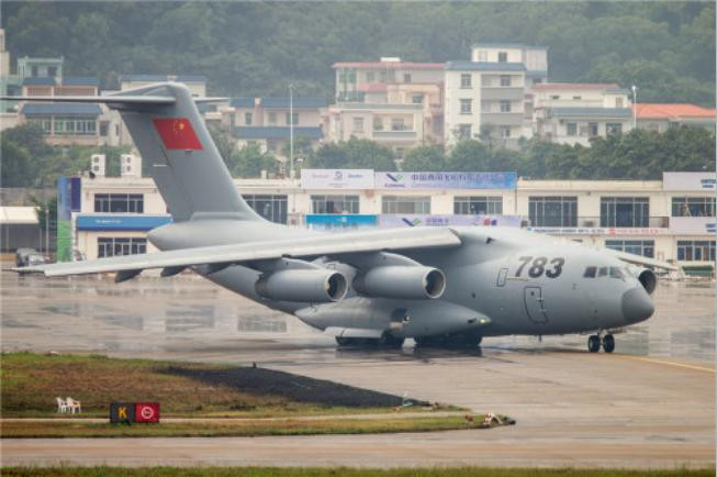 Máy bay vận tải cỡ lớn Y-20 Trung Quốc. Ảnh: Sina