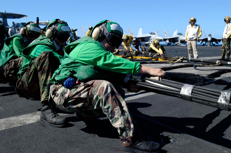 Binh Sỹ trên tàu sân bay Hải quân Mỹ. Ảnh: nationalinterest