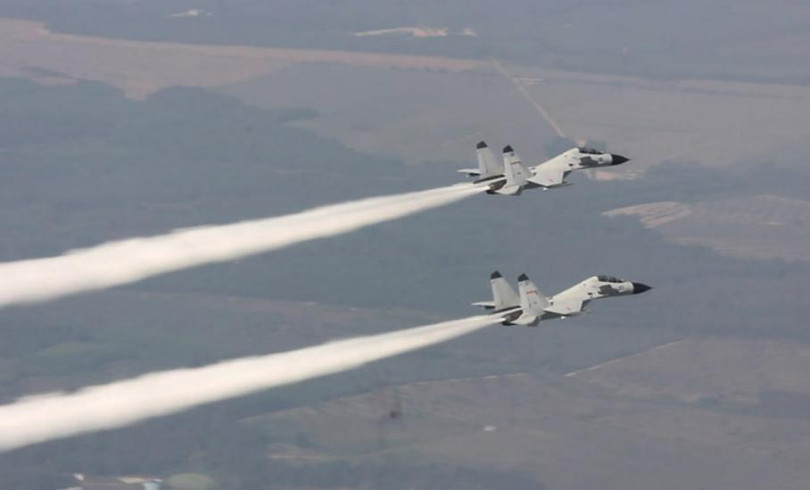 Từ ngày 19 - 21/7/2016, một sư đoàn không quân Hạm đội Nam Hải, Hải quân Trung Quốc tiến hành tập trận bắn đạn thật trên Biển Đông. Ảnh: Tân Hoa xã/Chinanews, Trung Quốc.