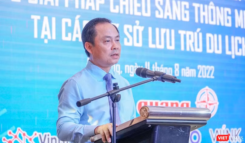 Ông Nguyễn Xuân Bình - Phó Giám đốc Sở Du lịch Đà Nẵng phát biểu tại Hội thảo “Nâng cao năng lực chuyển đổi số và giải pháp chiếu sáng thông minh” diễn ra sáng ngày 11/8