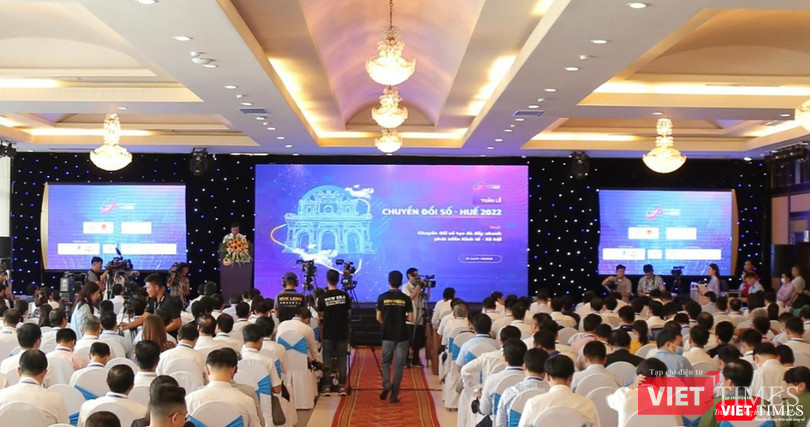 Phiên họp toàn thể trong Tuần lễ Chuyển đổi số - Huế 2022 Phiên họp toàn thể trong Tuần lễ Chuyển đổi số - Huế 2022