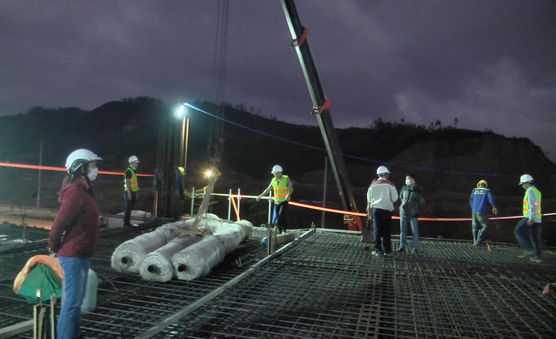 Công nhân thi công xuyên Tết với mong muốn đẩy nhanh tiến độ, sớm đưa Danang IT Park thành thung lũng CNTT trọng điểm của cả nước.