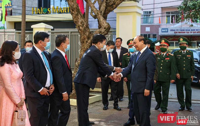 Sáng ngày 12/2 (tức Mồng 1 Tết Nguyên đán Tân Sửu 2021), Thủ tướng Nguyễn Xuân Phúc đã đến thăm, chúc Tết các lực lượng vũ trang Đà Nẵng, Quận ủy Hải Châu và phường Thuận Phước. Sáng ngày 12/2 (tức Mồng 1 Tết Nguyên đán Tân Sửu 2021), Thủ tướng Nguyễn Xuân Phúc đã đến thăm, chúc Tết các lực lượng vũ trang Đà Nẵng, Quận ủy Hải Châu và phường Thuận Phước.