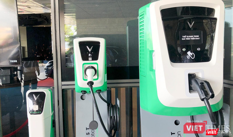 Mô hình cột sạc ô tô điện do Vinfast cung cấp