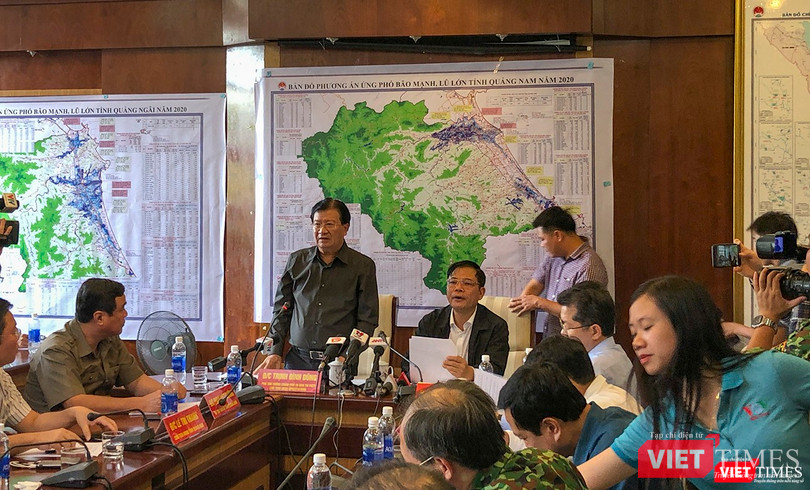 Phó Thủ tướng Chính phủ Trịnh Đình Dũng chỉ đạo các địa phương ứng phó với bão số 10