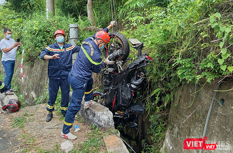 vt_du khach tu nan 2.png