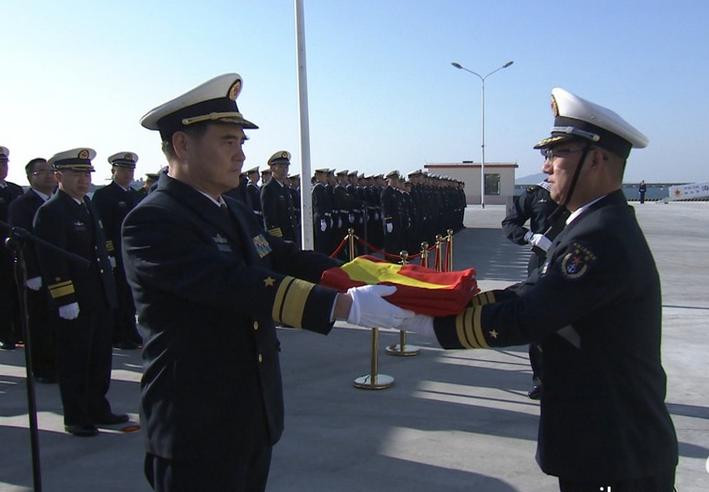 Ngày 22 tháng 1 năm 2017, tàu khu trục Tây Ninh 117 Type 052D biên chế cho Hạm đội Bắc Hải, Hải quân Trung Quốc. Ảnh: dwnews